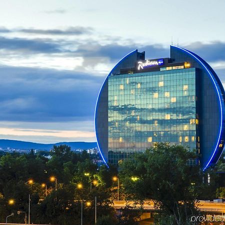 Radisson Blu Hotel Frankfurt Francoforte sul Meno Esterno foto